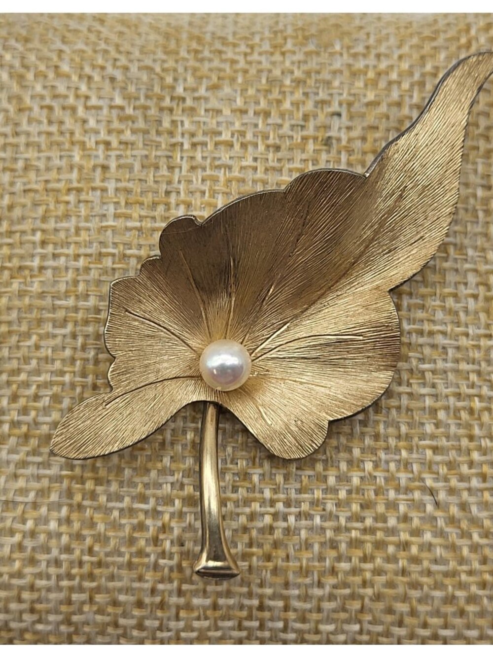 Vintage Krimentz Signed Genuine Pearl Gold plated leaf brooch pin